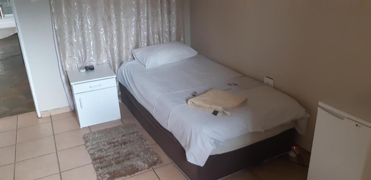 African Sky Guesthouse Windhoek Exterior photo