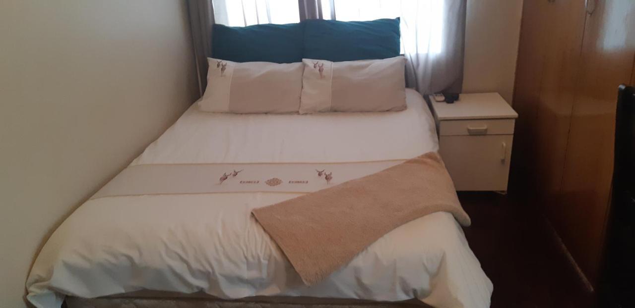 African Sky Guesthouse Windhoek Exterior photo
