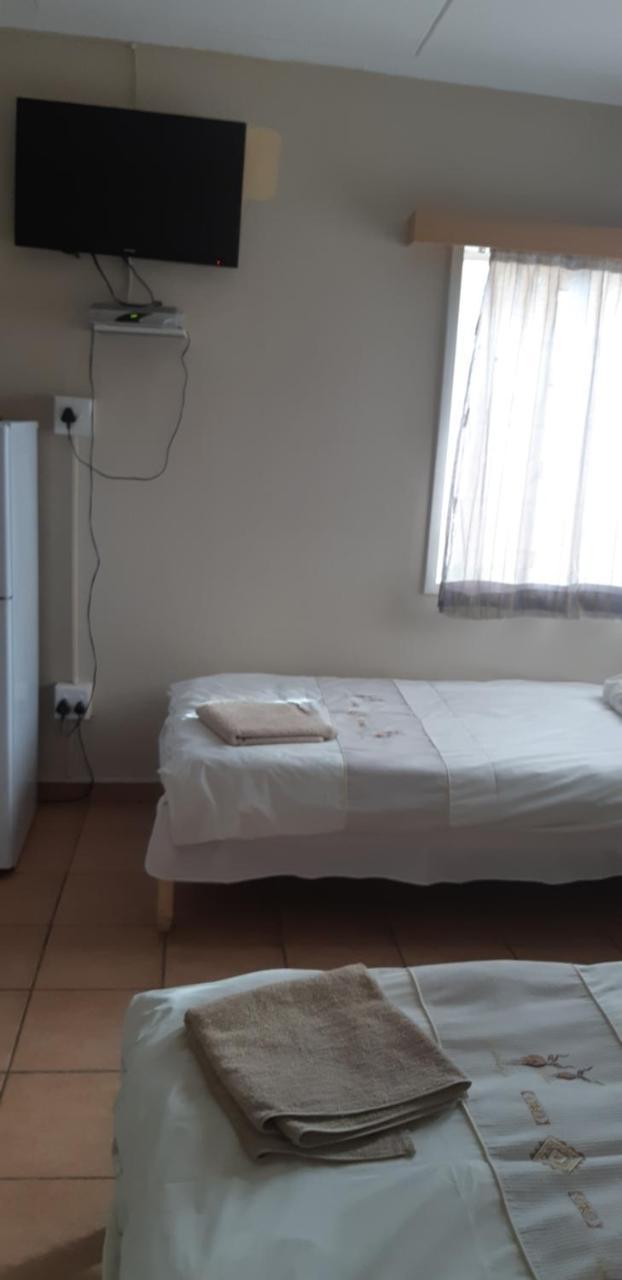 African Sky Guesthouse Windhoek Exterior photo